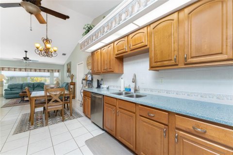 House in Punta Gorda, Florida 3 bedrooms, 174.01 sq.m. № 1214372 - photo 23