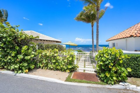 House in Palm Beach, Florida 7 bedrooms, 523.69 sq.m. № 2261886 - photo 12