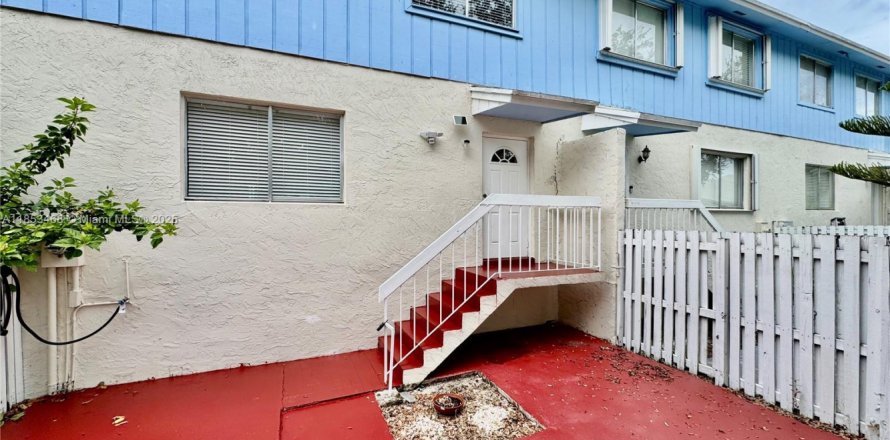 Touwnhouse à Cutler Bay, Floride 3 chambres, 141.03 m2 № 1874949