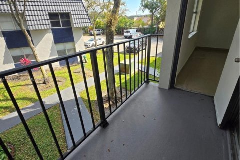 Снять в аренду кондоминиум в Хайалиа, Флорида 3 спальни, 101.26м2, № 2030507 - фото 19