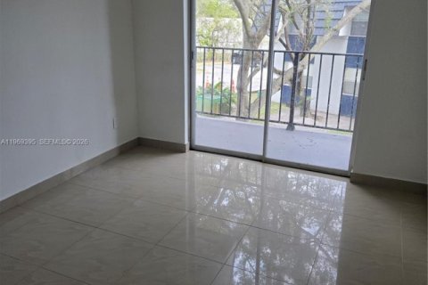 Снять в аренду кондоминиум в Хайалиа, Флорида 3 спальни, 101.26м2, № 2030507 - фото 6