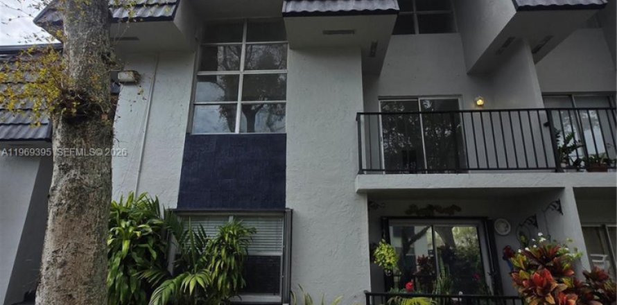 Кондоминиум с 3 спальнями в Хайалиа, Флорида № 2030507