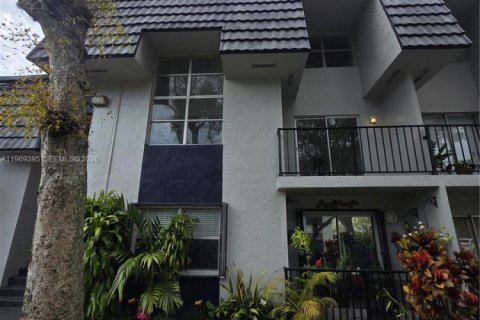 Condominio en alquiler en Hialeah, Florida, 3 dormitorios, 101.26 m2 № 2030507 - foto 24