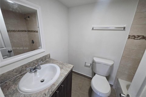 Снять в аренду кондоминиум в Хайалиа, Флорида 3 спальни, 101.26м2, № 2030507 - фото 13