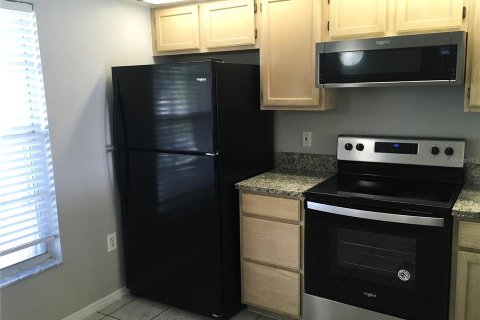 Copropriété à louer à Orlando, Floride: 2 chambres, 94.11 m2 № 2424412 - photo 2