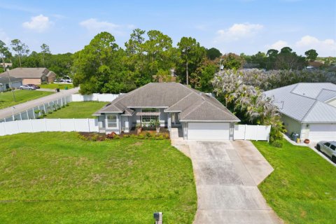 Villa ou maison à vendre à Port St. Lucie, Floride: 3 chambres, 147.06 m2 № 2254368 - photo 2