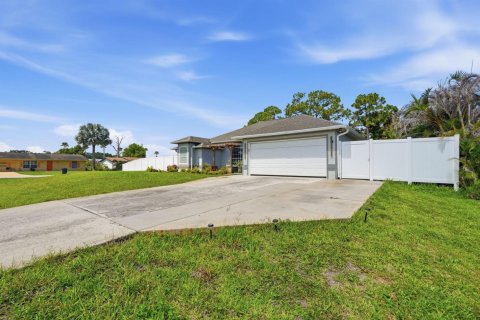 Villa ou maison à vendre à Port St. Lucie, Floride: 3 chambres, 147.06 m2 № 2254368 - photo 6