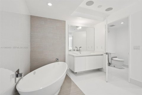Copropriété à vendre à Sunny Isles Beach, Floride: 3 chambres, 175.77 m2 № 2033832 - photo 29