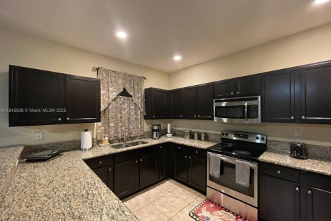 Снять в аренду виллу или дом в Хайалиа, Флорида 4 спальни, 223.15м2, № 2022355 - фото 6