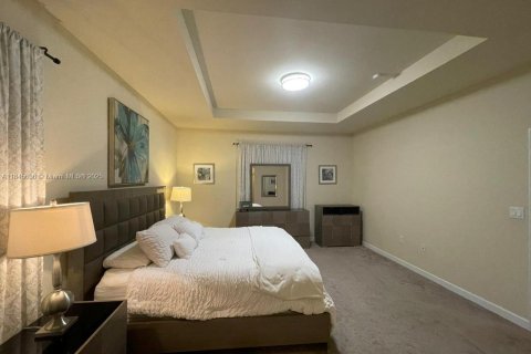 Снять в аренду виллу или дом в Хайалиа, Флорида 4 спальни, 223.15м2, № 2022355 - фото 29