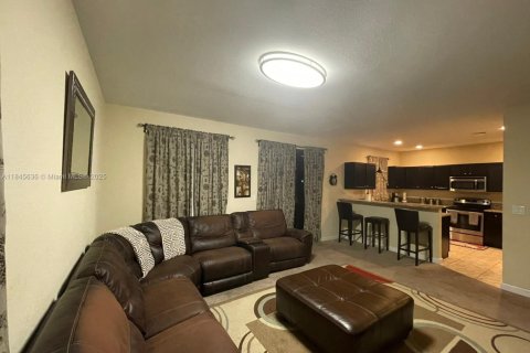 Снять в аренду виллу или дом в Хайалиа, Флорида 4 спальни, 223.15м2, № 2022355 - фото 8