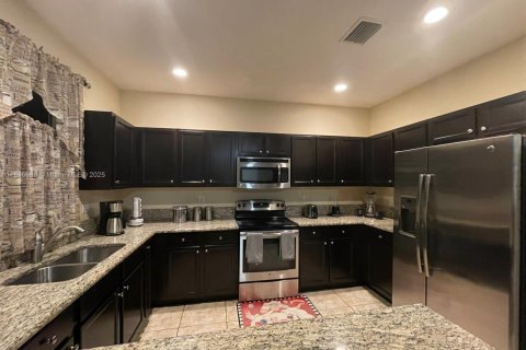 Снять в аренду виллу или дом в Хайалиа, Флорида 4 спальни, 223.15м2, № 2022355 - фото 5