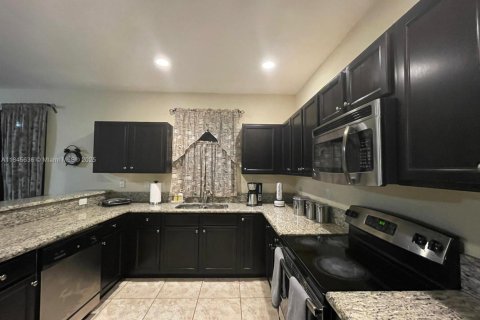 Снять в аренду виллу или дом в Хайалиа, Флорида 4 спальни, 223.15м2, № 2022355 - фото 2