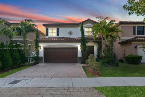 Дом в Хайалиа, Флорида 4 спальни, 223.15м2 № 2022355