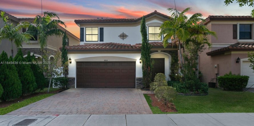 Дом в Хайалиа, Флорида 4 спальни, 223.15м2 № 2022355