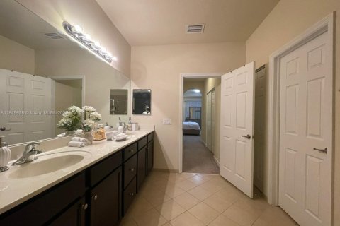 Снять в аренду виллу или дом в Хайалиа, Флорида 4 спальни, 223.15м2, № 2022355 - фото 21