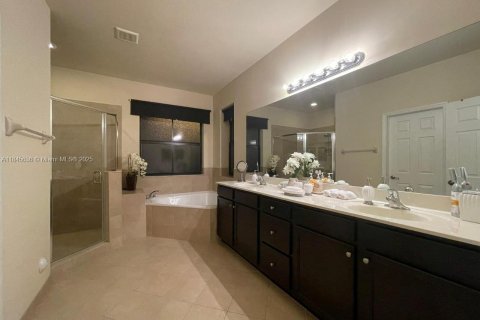 Снять в аренду виллу или дом в Хайалиа, Флорида 4 спальни, 223.15м2, № 2022355 - фото 28