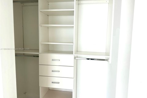 Купить кондоминиум в Майами, Флорида 2 спальни, 124.49м2, № 1957838 - фото 10