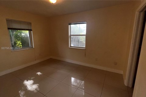 Снять в аренду кондоминиум в Майами, Флорида 2 спальни, 69.68м2, № 1986503 - фото 4