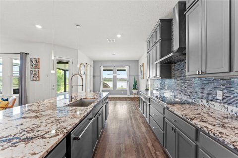 Casa en alquiler en Orlando, Florida, 5 dormitorios, 382.2 m2 № 1908367 - foto 19