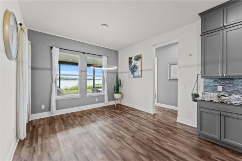 Casa en alquiler en Orlando, Florida, 5 dormitorios, 382.2 m2 № 1908367 - foto 22