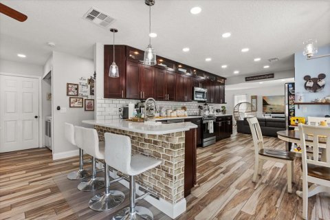 House in Orlando, Florida 4 bedrooms, 228.91 sq.m. № 1799908 - photo 9