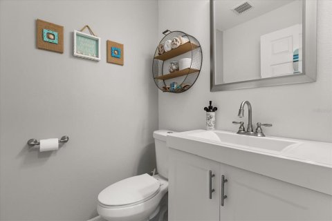 House in Orlando, Florida 4 bedrooms, 228.91 sq.m. № 1799908 - photo 13