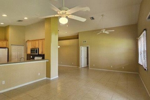 Casa en alquiler en Punta Gorda, Florida, 3 dormitorios, 169.92 m2 № 1904142 - foto 5