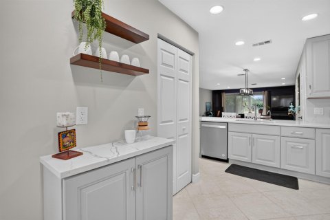 Touwnhouse à vendre à Delray Beach, Floride: 2 chambres, 144.74 m2 № 2398014 - photo 13