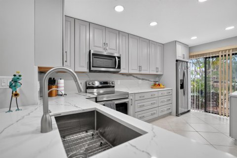 Touwnhouse à vendre à Delray Beach, Floride: 2 chambres, 144.74 m2 № 2398014 - photo 12