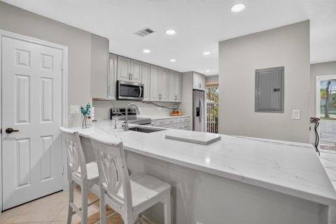Touwnhouse à vendre à Delray Beach, Floride: 2 chambres, 144.74 m2 № 2398014 - photo 11