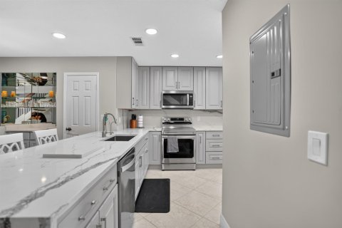 Touwnhouse à vendre à Delray Beach, Floride: 2 chambres, 144.74 m2 № 2398014 - photo 15