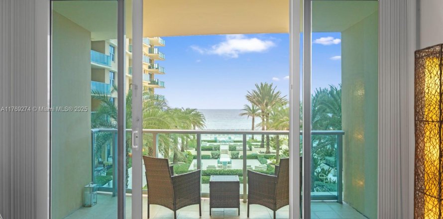 Condo in Hollywood, Florida, 1 bedroom № 1863231