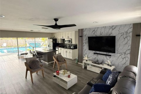 House in Port St. Lucie, Florida 3 bedrooms, 180.32 sq.m. № 2027290 - photo 22