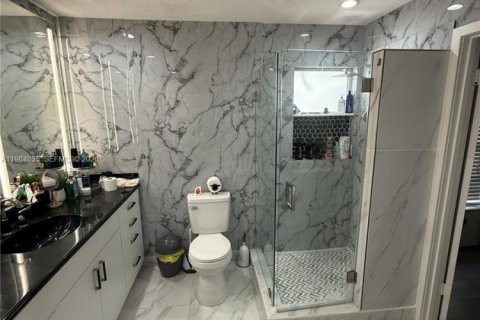 House in Port St. Lucie, Florida 3 bedrooms, 180.32 sq.m. № 2027290 - photo 14