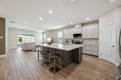Villa ou maison à louer à Minneola, Floride: 4 chambres, 208.1 m2 № 2432826 - photo 13