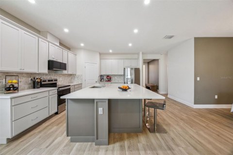 Villa ou maison à louer à Minneola, Floride: 4 chambres, 208.1 m2 № 2432826 - photo 17