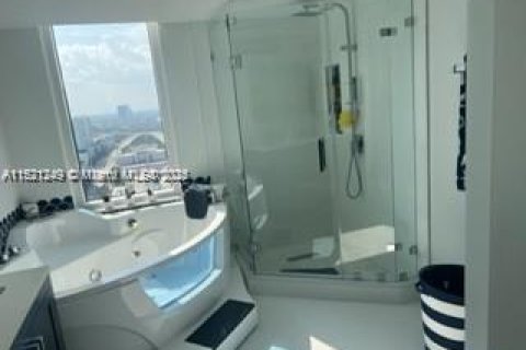 Condominio en alquiler en Sunny Isles Beach, Florida, 2 dormitorios, 132.2 m2 № 1941872 - foto 22