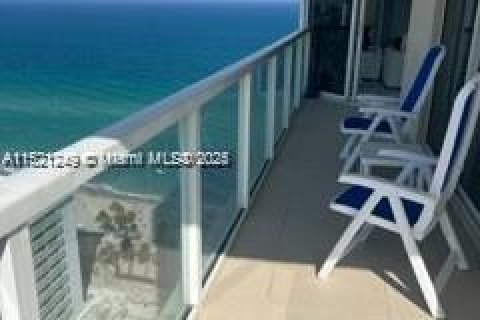 Condominio en alquiler en Sunny Isles Beach, Florida, 2 dormitorios, 132.2 m2 № 1941872 - foto 19