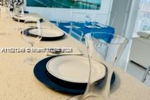 Condominio en alquiler en Sunny Isles Beach, Florida, 2 dormitorios, 132.2 m2 № 1941872 - foto 8