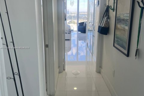 Condominio en alquiler en Sunny Isles Beach, Florida, 2 dormitorios, 132.2 m2 № 1941872 - foto 18