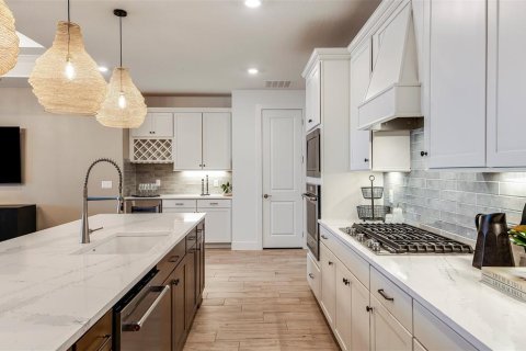 Casa en venta en Zephyrhills, Florida, 4 dormitorios, 306.3 m2 № 1824318 - foto 5
