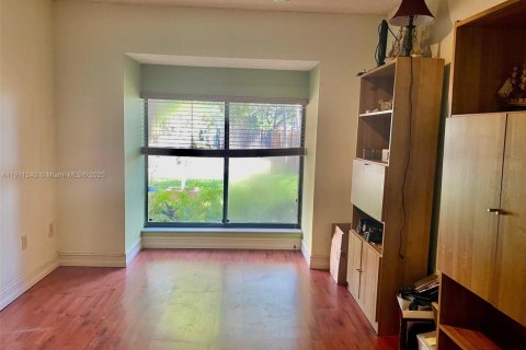 Casa en venta en Miami, Florida, 4 dormitorios, 191.75 m2 № 1967058 - foto 21