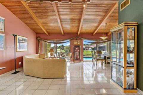 Casa en venta en Miami, Florida, 4 dormitorios, 191.75 m2 № 1967058 - foto 16