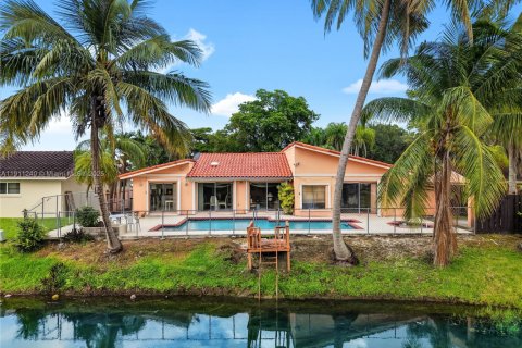 Casa en venta en Miami, Florida, 4 dormitorios, 191.75 m2 № 1967058 - foto 7