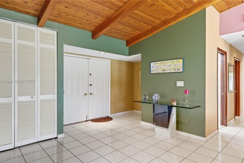 Casa en venta en Miami, Florida, 4 dormitorios, 191.75 m2 № 1967058 - foto 25