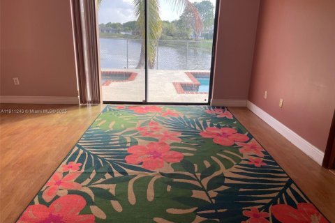 Casa en venta en Miami, Florida, 4 dormitorios, 191.75 m2 № 1967058 - foto 10