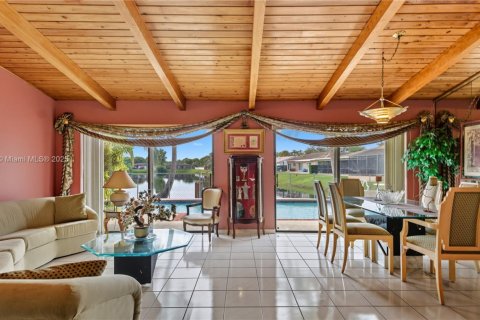 Casa en venta en Miami, Florida, 4 dormitorios, 191.75 m2 № 1967058 - foto 1