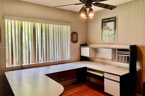 Casa en venta en Miami, Florida, 4 dormitorios, 191.75 m2 № 1967058 - foto 20