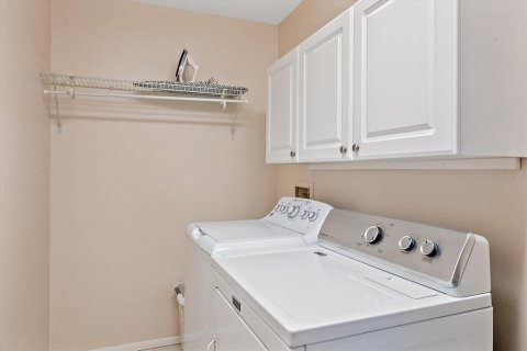 House in Venice, Florida 3 bedrooms, 207.08 sq.m. № 1907593 - photo 29